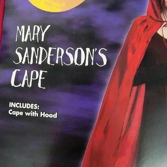 Mary Sanderson's Cape - Picture 3 of 5